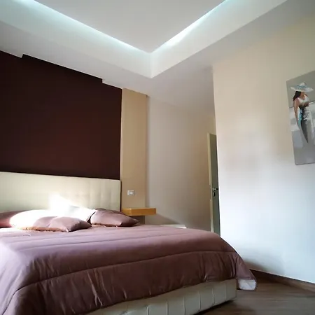 לינה וארוחת בוקר 360 Hospitality 2*