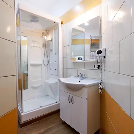 360 Hospitality 萨莱诺