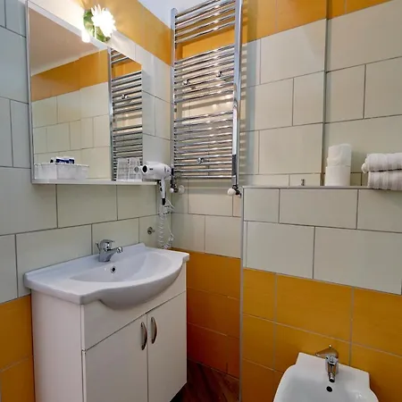 360 Hospitality Bed & Breakfast 2*